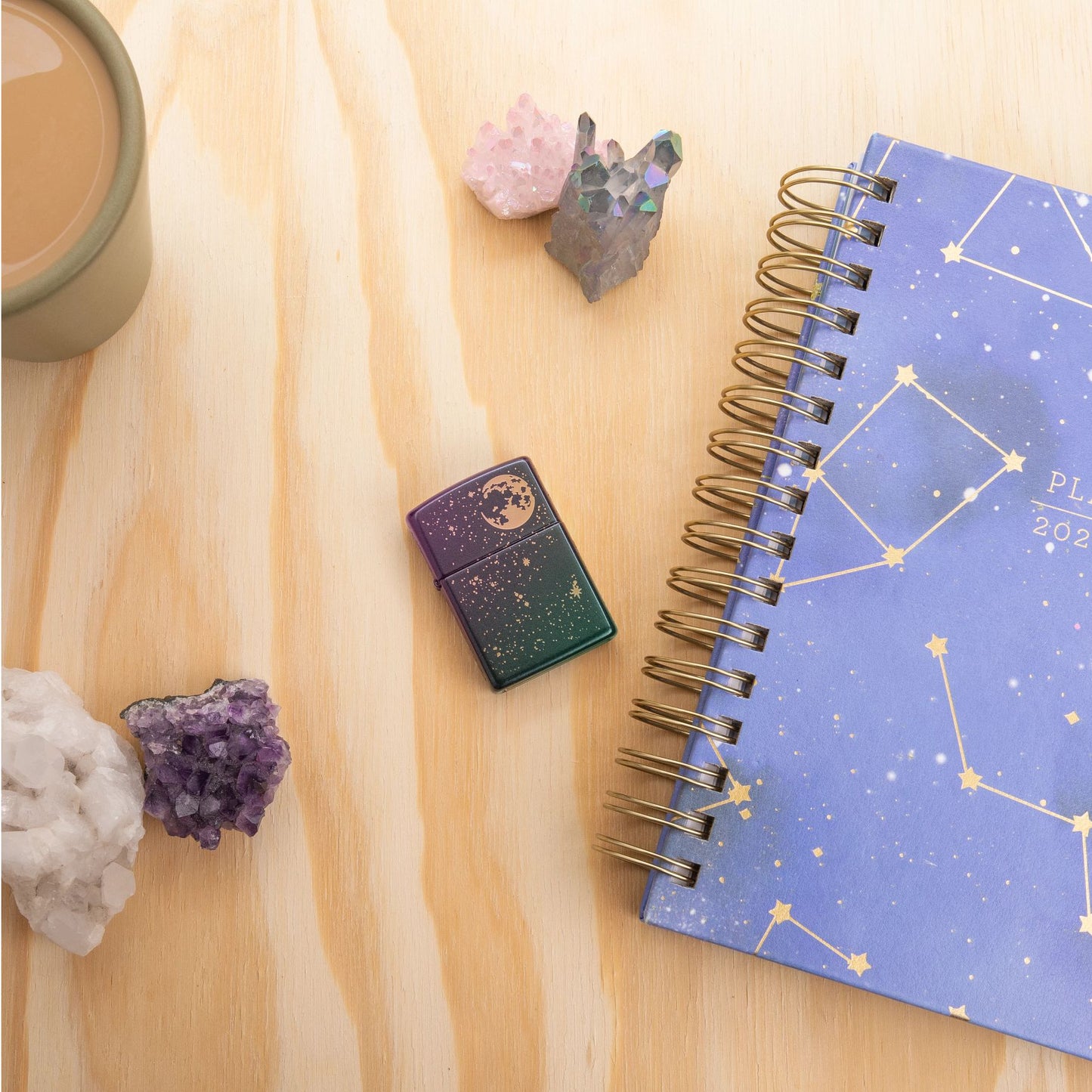 Zippo Starry Sky Design Iridescent Windproof Lighter – Made in USA - Shop now at Mjoutdoorsgear UK