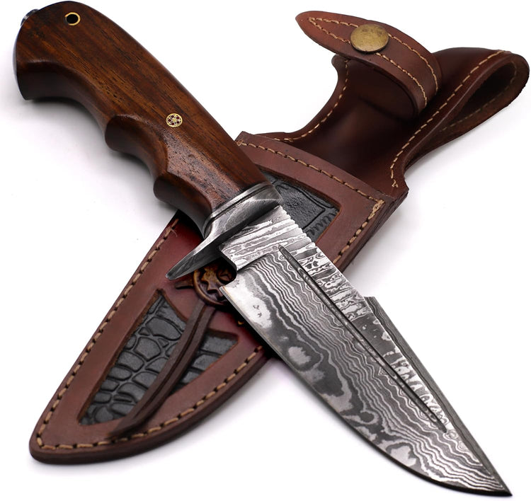 Damascus Knives brand – Damascus steel hunting knife with walnut handle and leather sheath