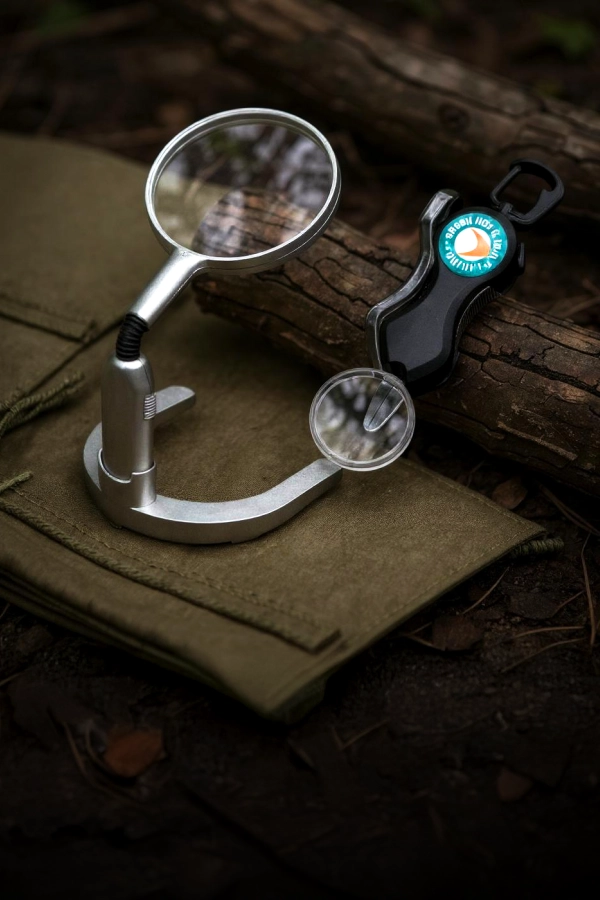 Best Magnifying Glasses Collection in the UK