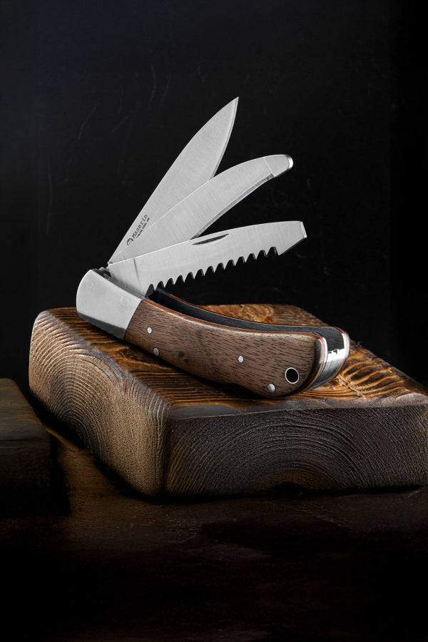 Best Pocket Knives in UK - Traditional Folding Knives