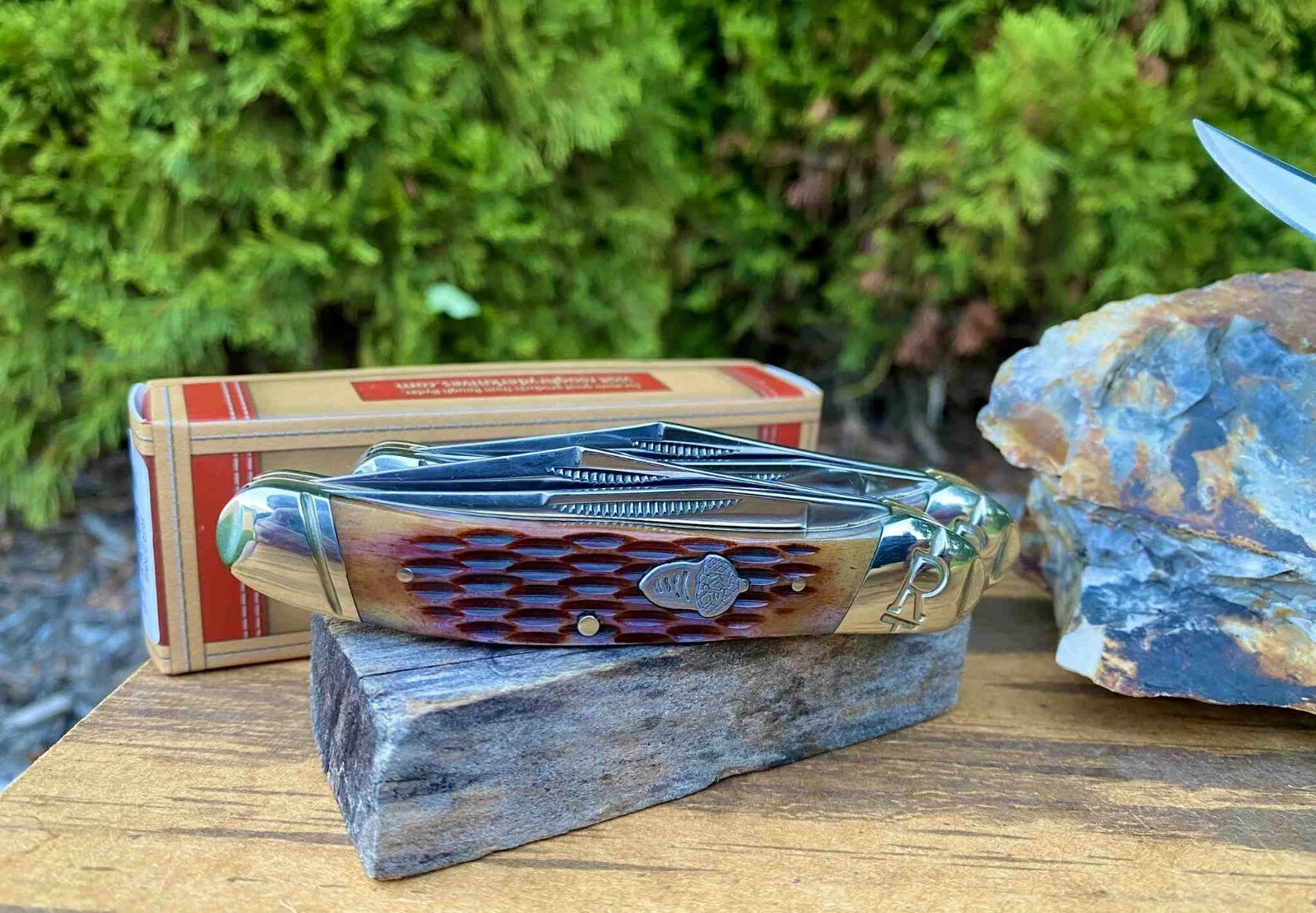 Rough Rider 2289 Copperhead Amber Jigged Bone
